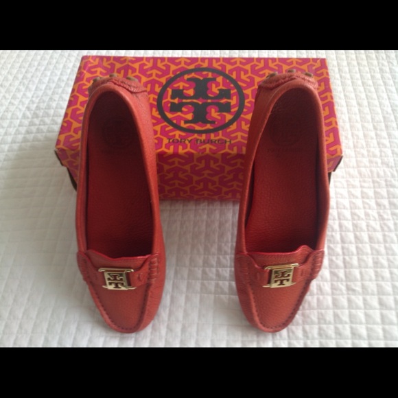 Tory Burch Driving Mocassin - Picture 2 of 8